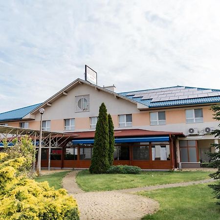 Panorama Hotel Bekescsaba Exterior photo