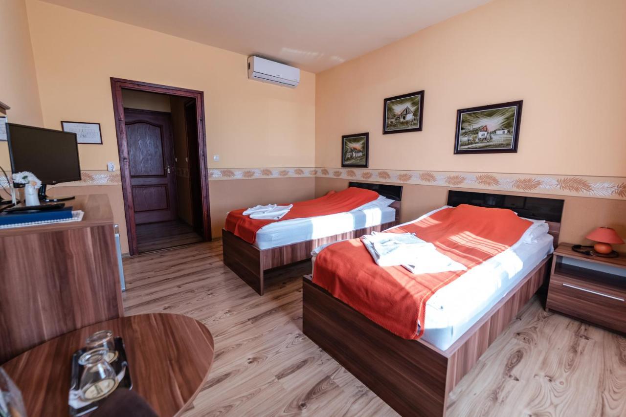 Panorama Hotel Bekescsaba Exterior photo